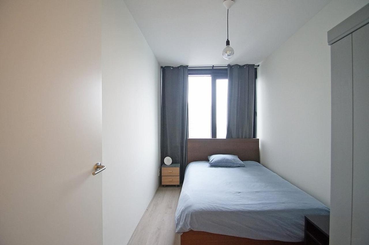 Furnished apartment on the 11th floor next to The Hague Central Station - Image 10