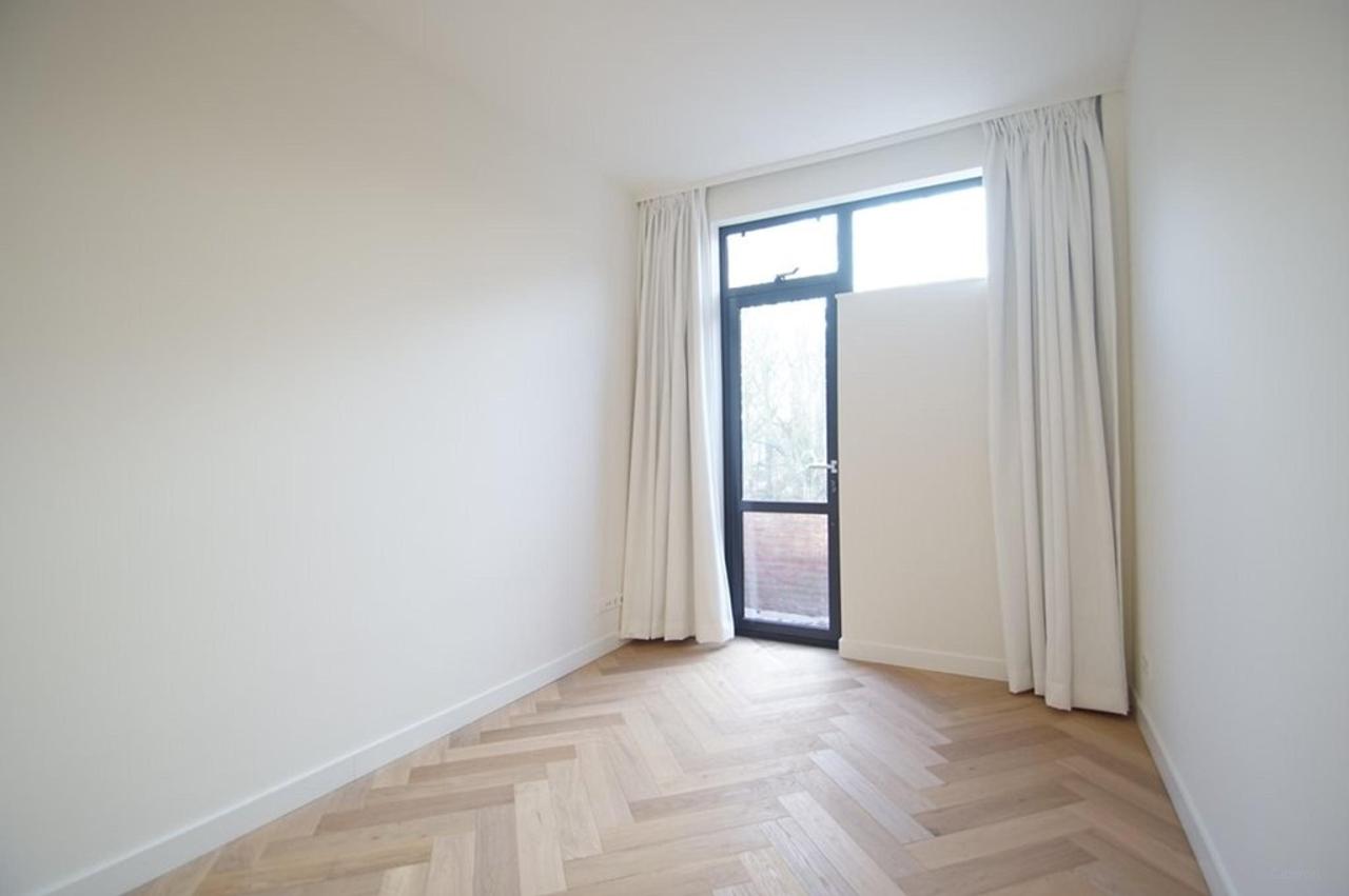 135 m² apartment with 4 bedrooms - Image 30