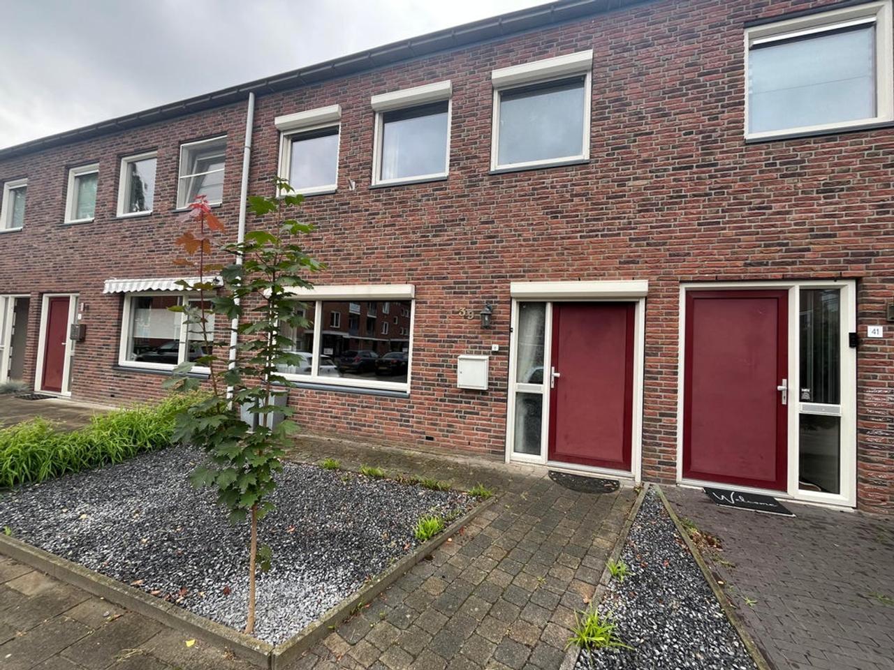 Furnished terraced house with garden in Deppenbroek - Image 1