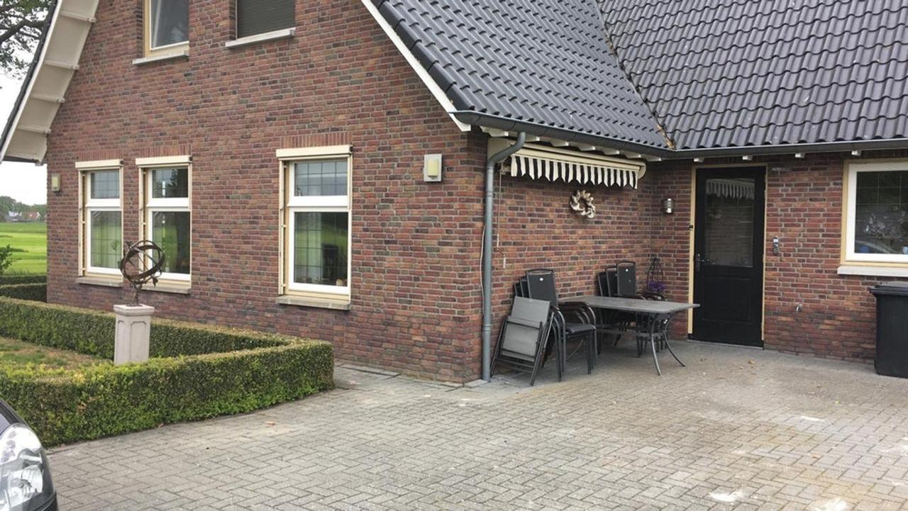 Semi-detached house with garden in Almelo - Image 1
