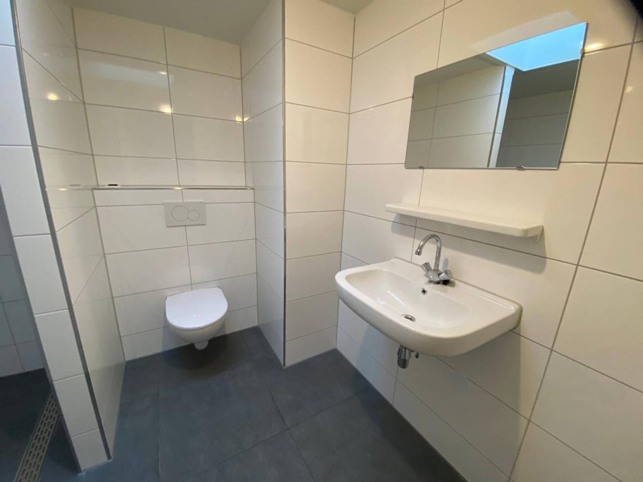 Renovated 150 m² apartment on the Market Square in Winterswijk - Image 13