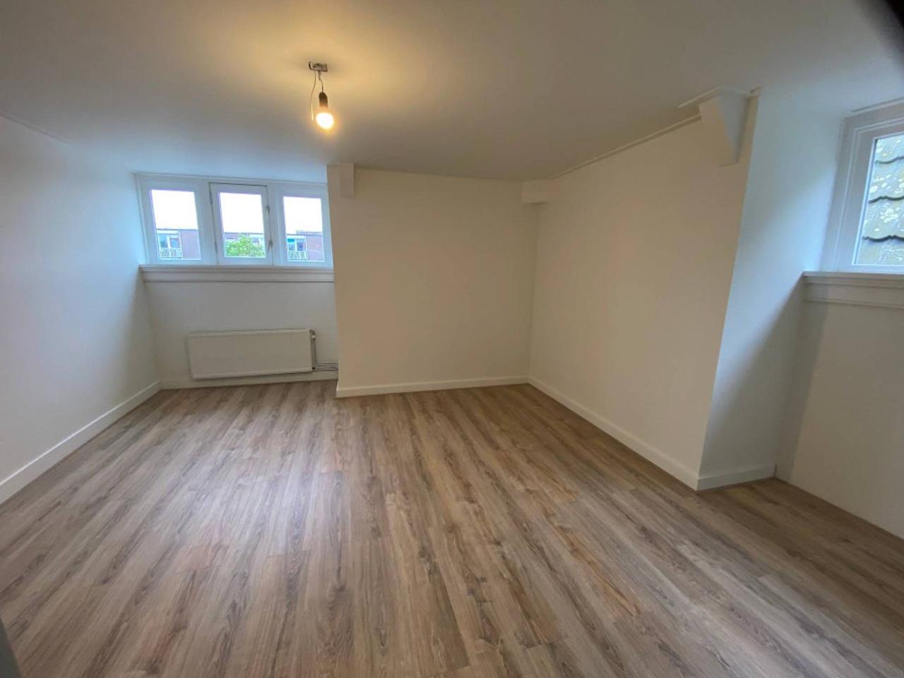 Renovated 150 m² apartment on the Market Square in Winterswijk - Image 14