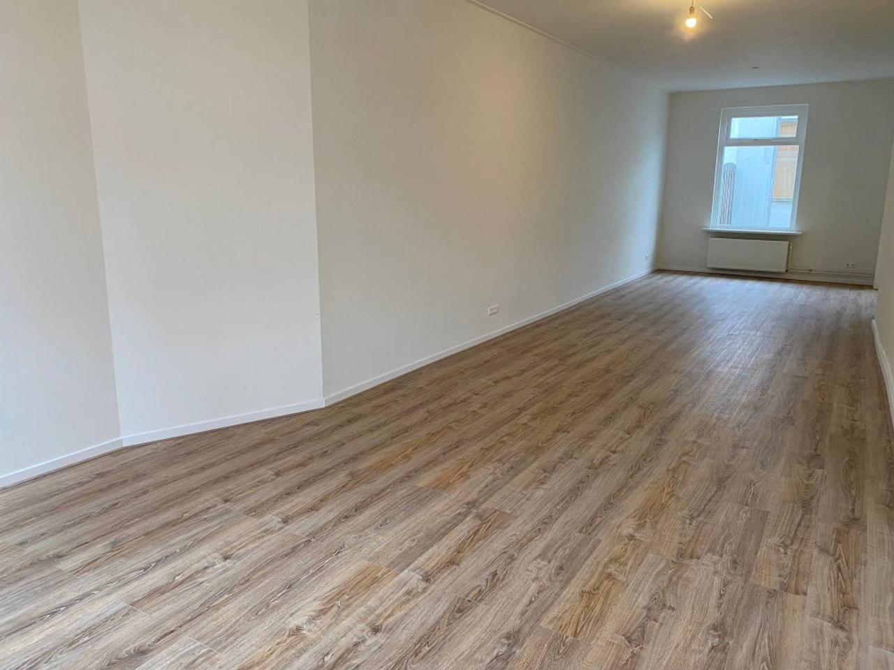 Renovated 150 m² apartment on the Market Square in Winterswijk - Image 6