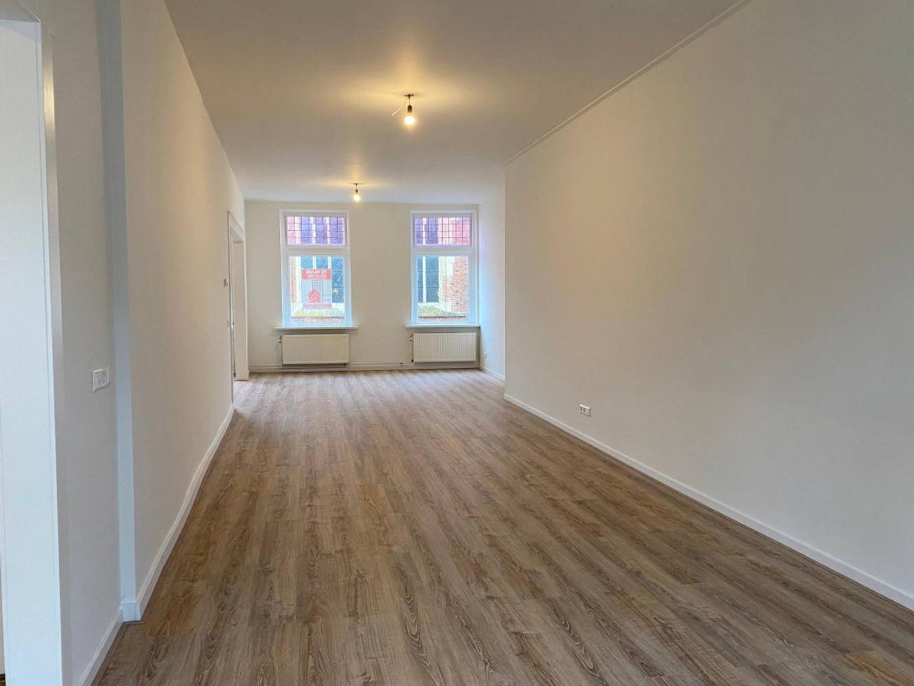 Renovated 150 m² apartment on the Market Square in Winterswijk - Image 4