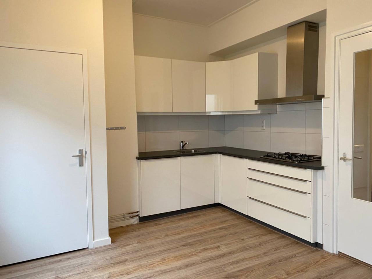 Renovated 150 m² apartment on the Market Square in Winterswijk - Image 1