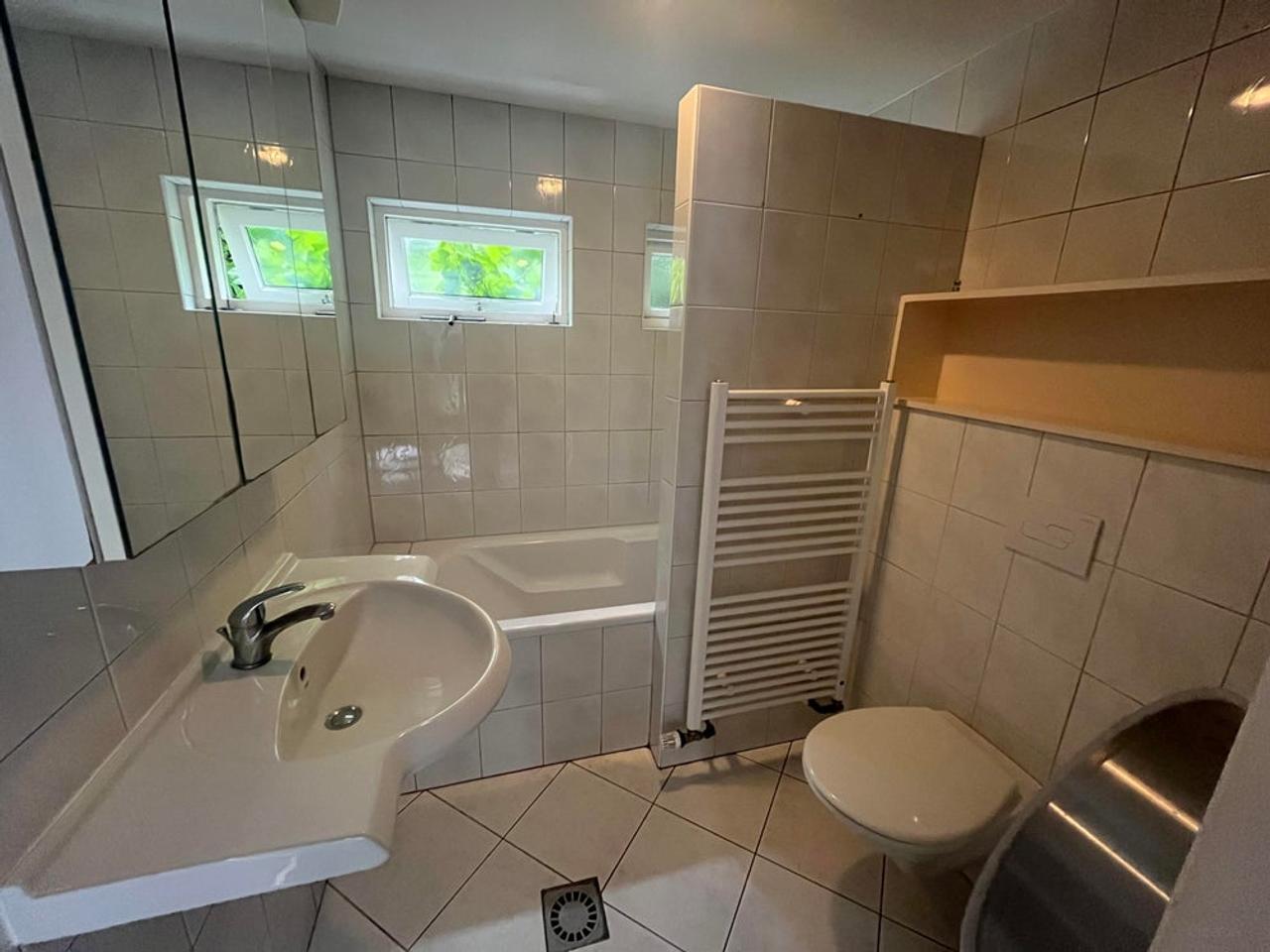 Furnished student house with garden in Enschede - Image 6