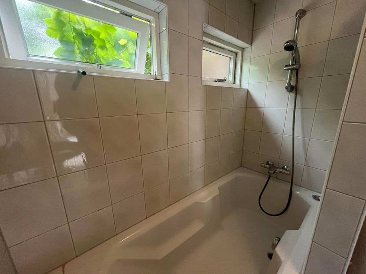 Furnished student house with garden in Enschede - Image 7