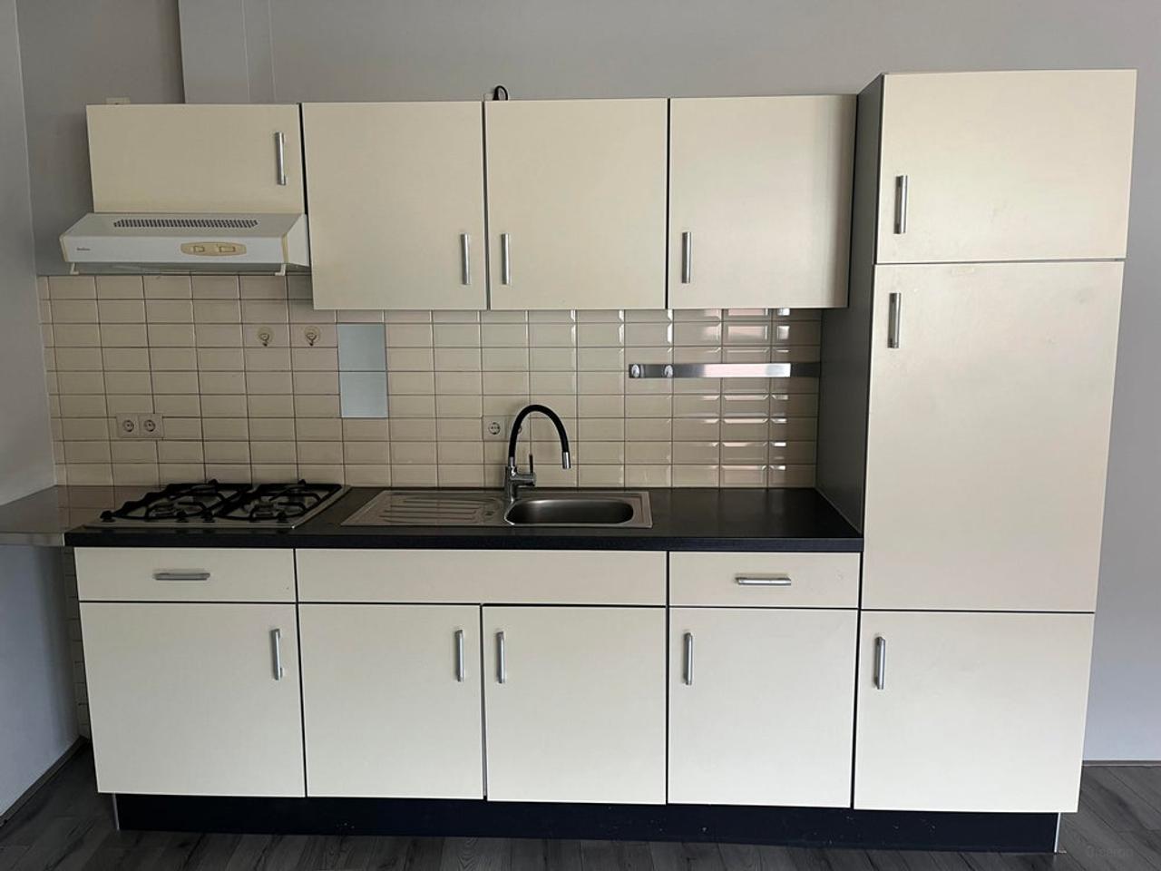 Semi-furnished 91m² apartment in Almelo city center - Image 5