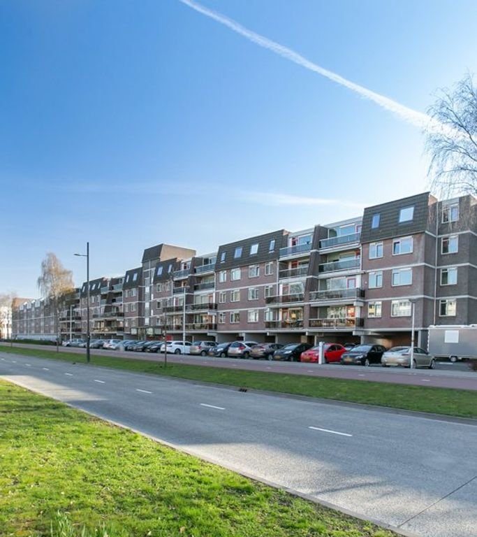 Bright 76m2 apartment with garage - Image 12