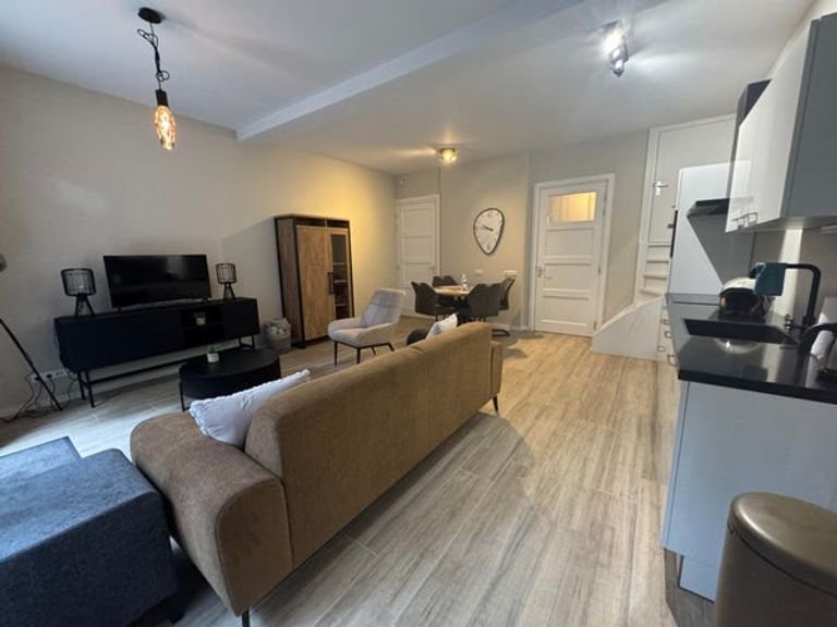 Gemeubileerd appartement met eigen patio - Afbeelding 2