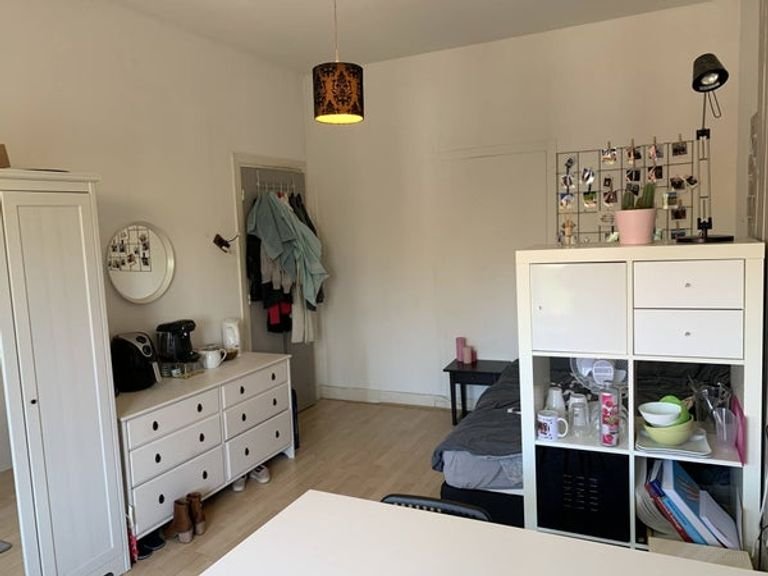 Tijdelijke studentenkamer (16m²) naast station - Afbeelding 4