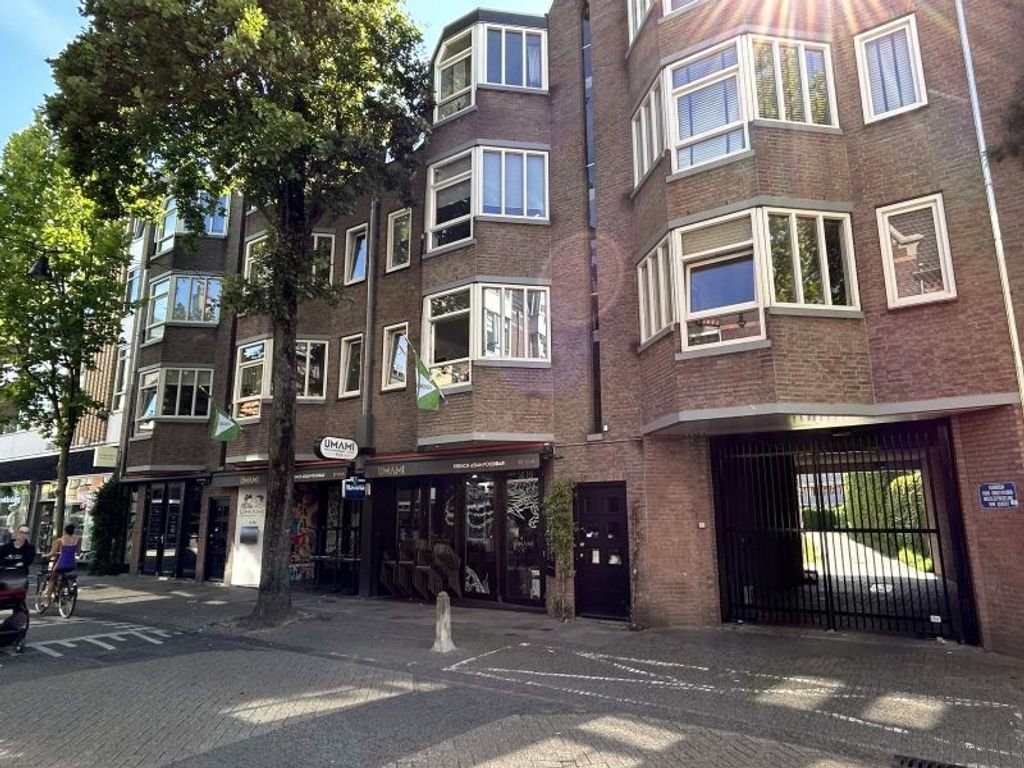 Townhouse of 134 m² with patio garden in Helmond city center - Image 2