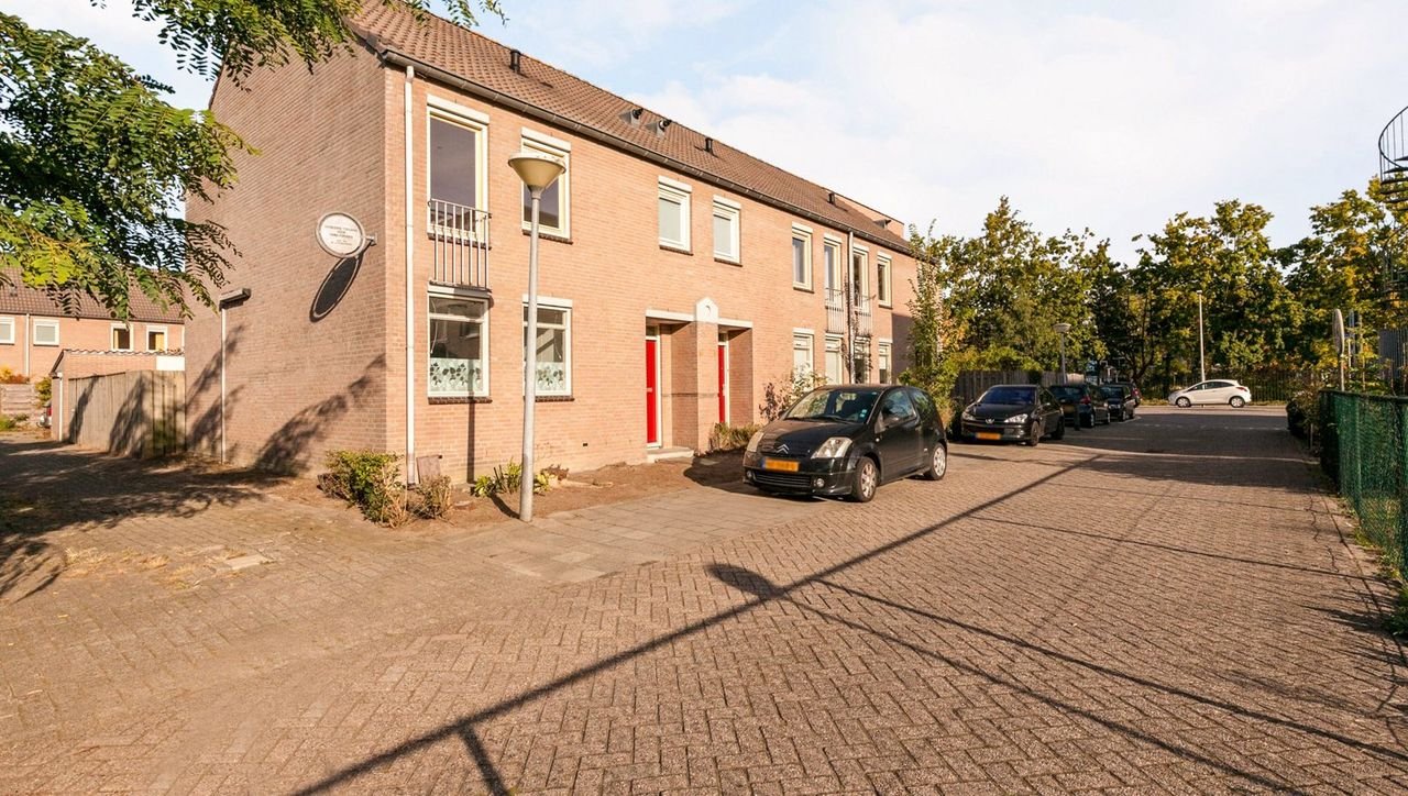 Eengezinswoning van 126 m² met tuin in Eindhoven - Afbeelding 1