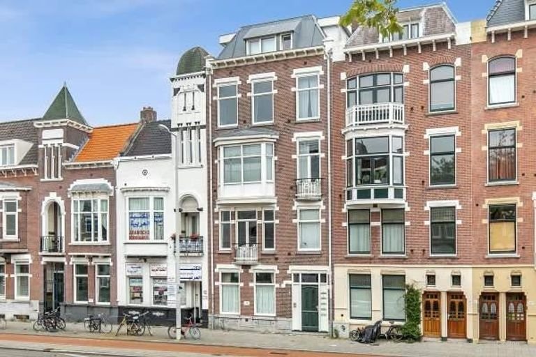 2-bedroom apartment with skyline views - Image 1