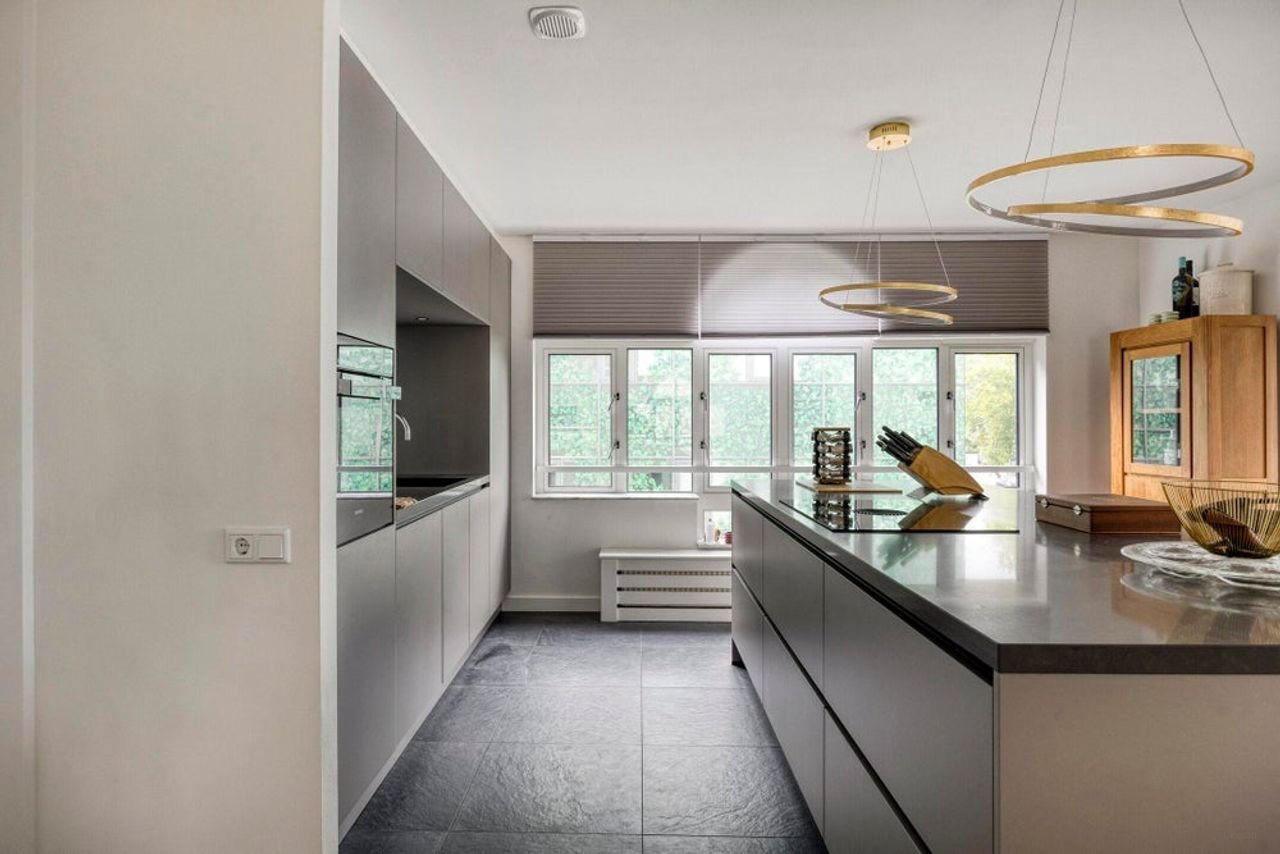 Renovated and furnished apartment (116 m²) in Tilburg - Image 8