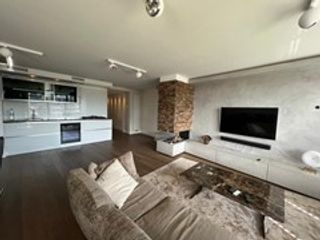 Furnished 90 m² apartment with private parking space - Image 2