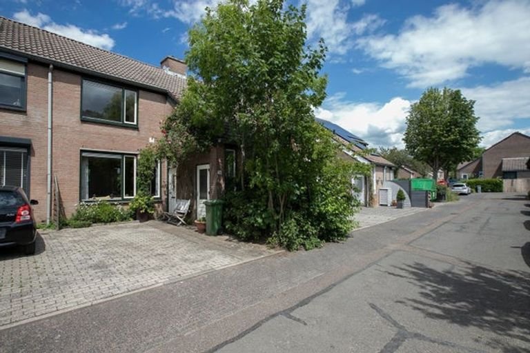 Huis van 125 m² met 4 slaapkamers in De Heeg - Afbeelding 2