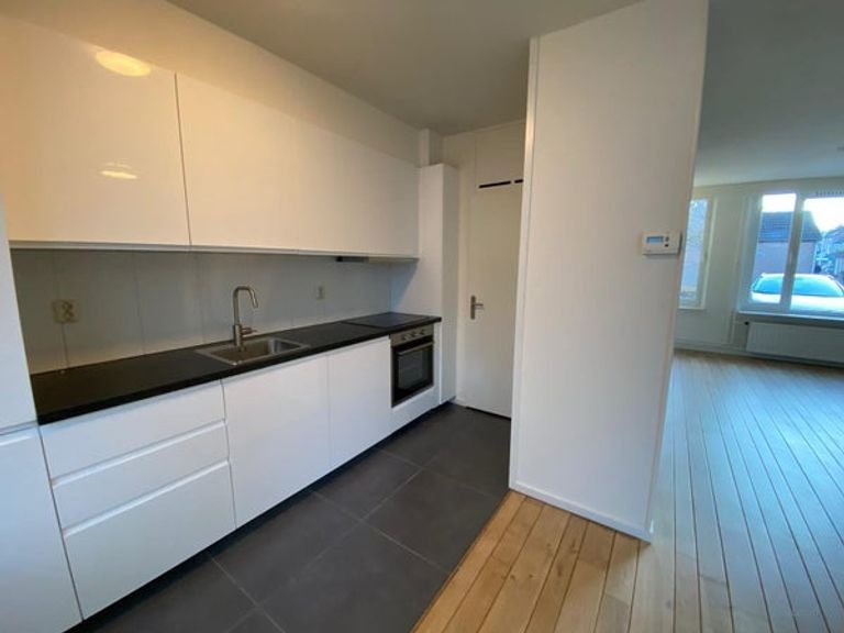 Huis van 125 m² met 4 slaapkamers in De Heeg - Afbeelding 8