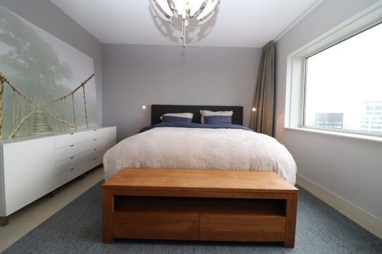 130 m² apartment with sauna on the 29th floor - Image 18