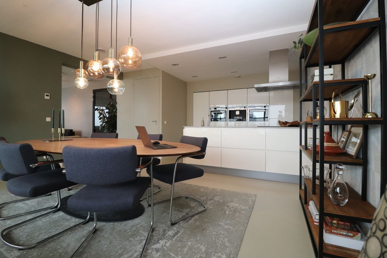 130 m² apartment with sauna on the 29th floor - Image 1