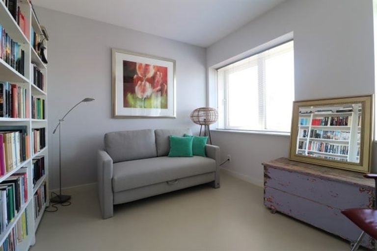 130 m² apartment with sauna on the 29th floor - Image 22