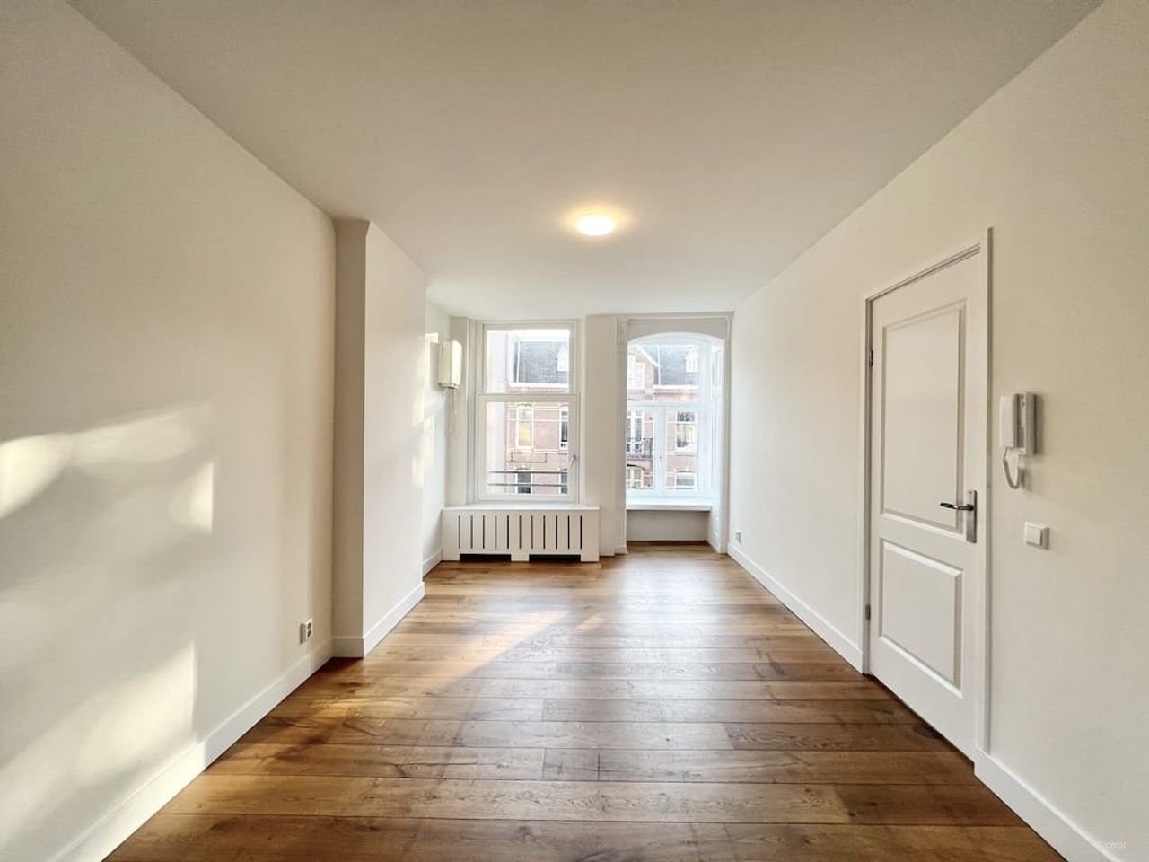 67 m² Apartment with Balcony and Two Bedrooms - Image 7