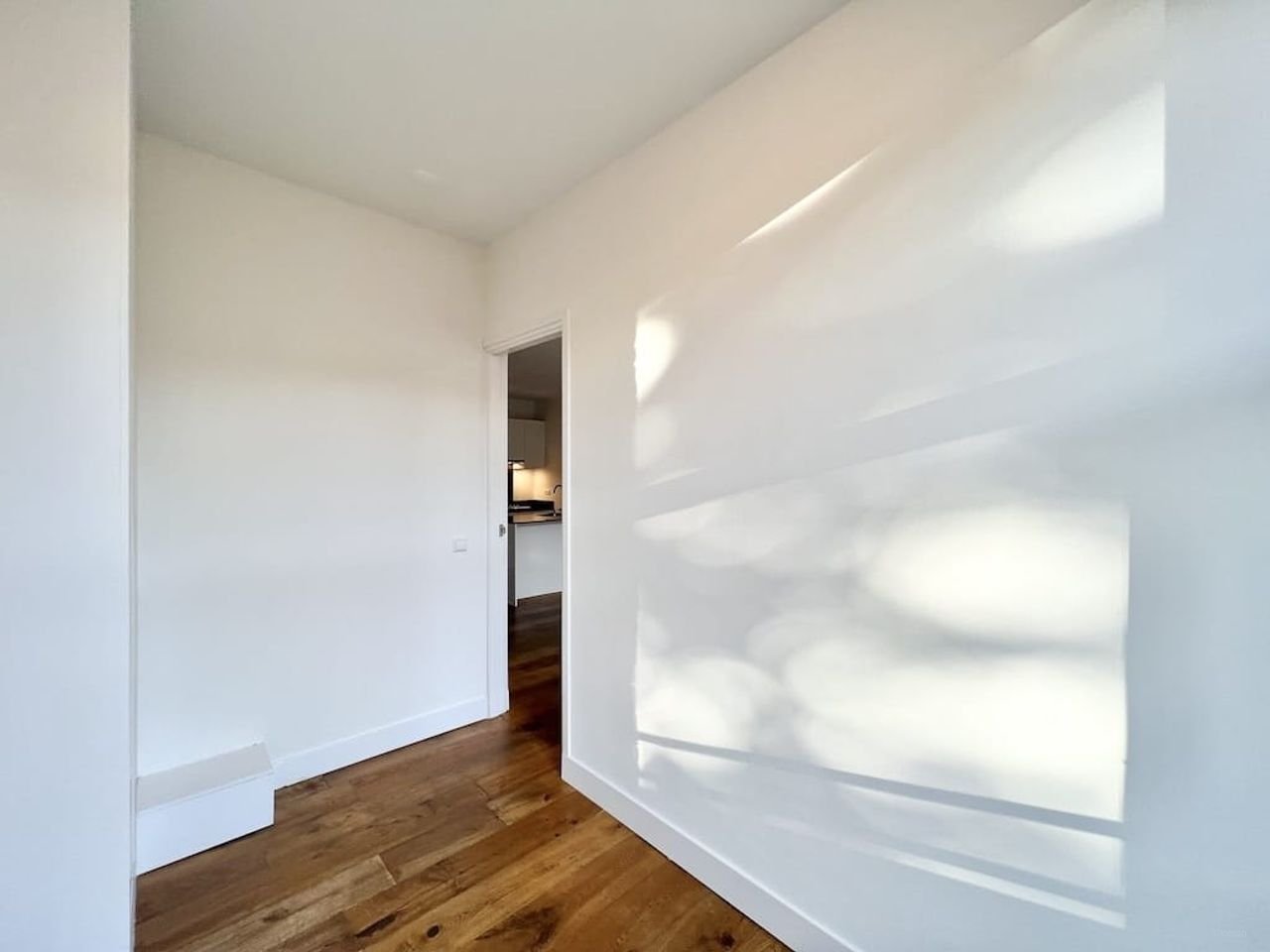 67 m² Apartment with Balcony and Two Bedrooms - Image 9