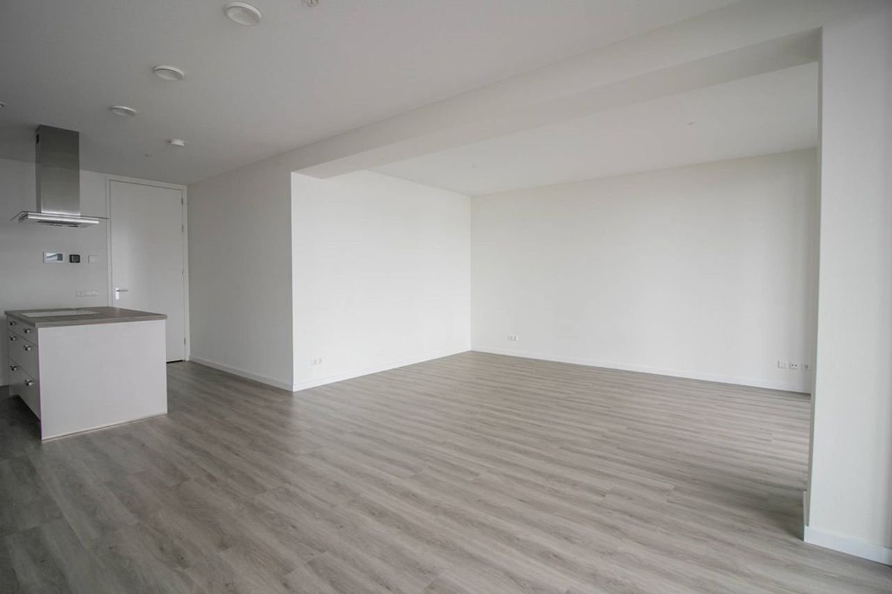 1-bedroom apartment on Oostenburg - Image 2