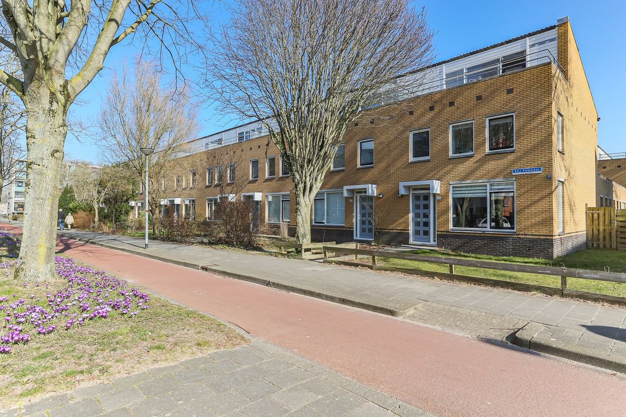 4-bedroom house with garden and roof terrace in Hoornse Meer - Image 1