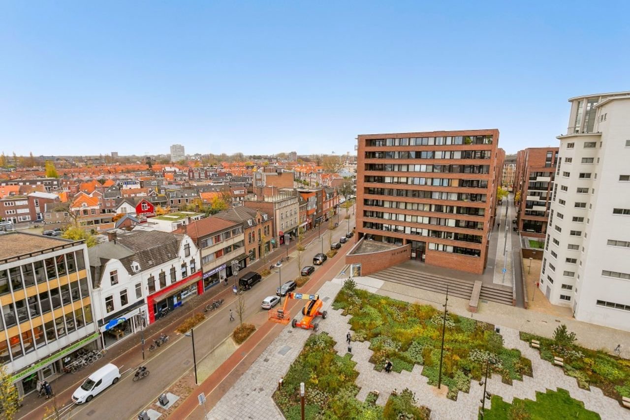 Furnished apartment on the 16th floor - Image 19