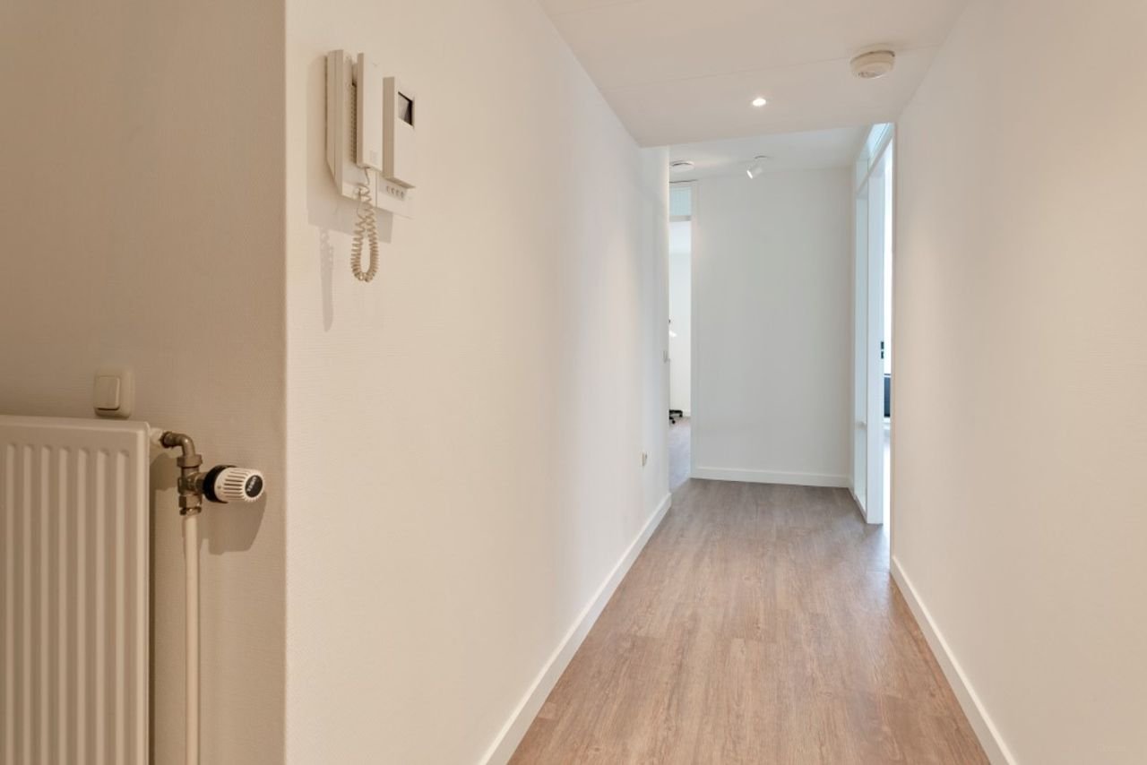 Furnished apartment on the 16th floor - Image 4