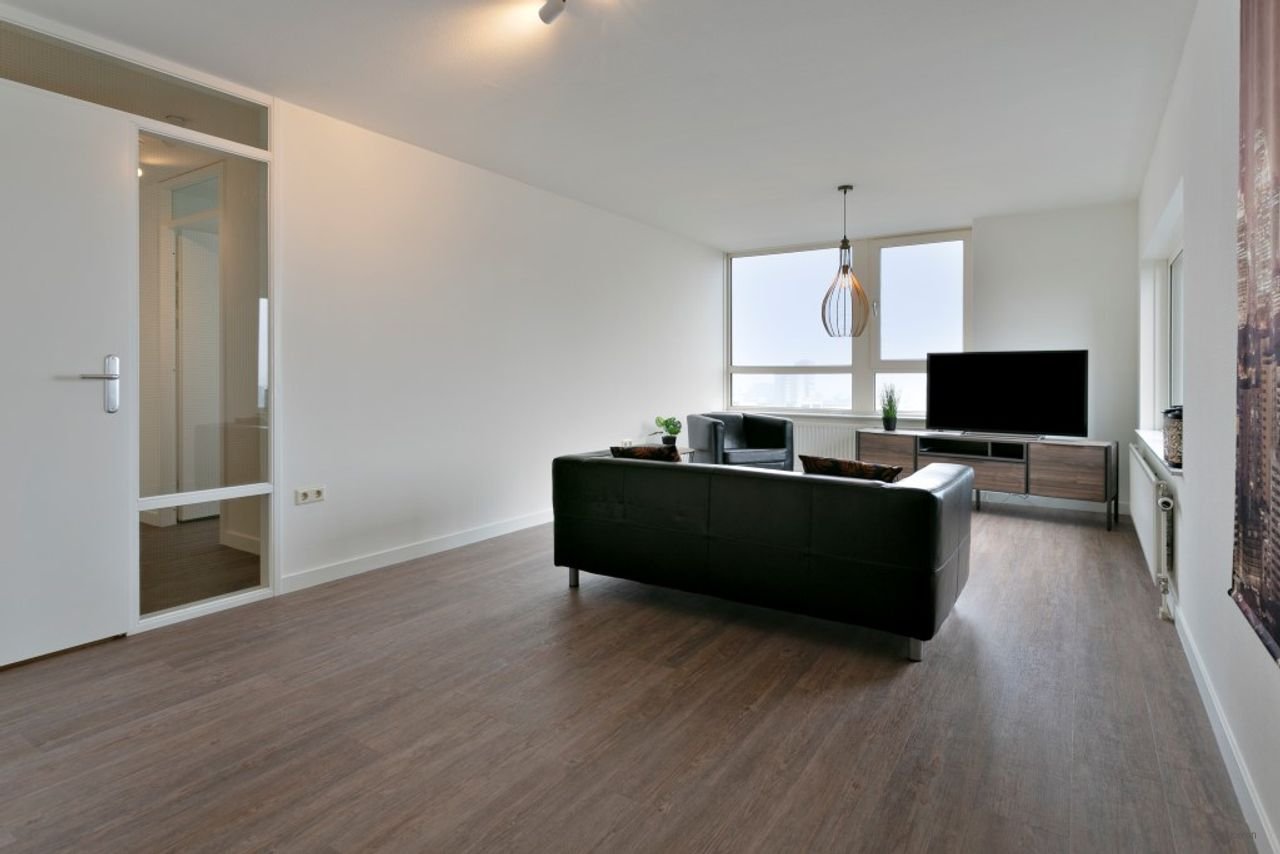 Furnished apartment on the 16th floor - Image 6
