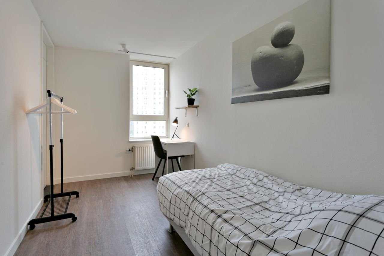 Furnished apartment on the 16th floor - Image 15