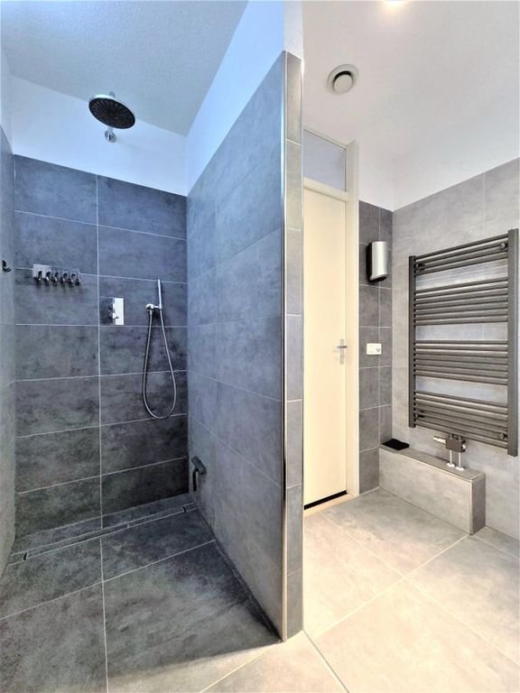 Divisible corner apartment of 106 m² with garage and elevator - Image 24