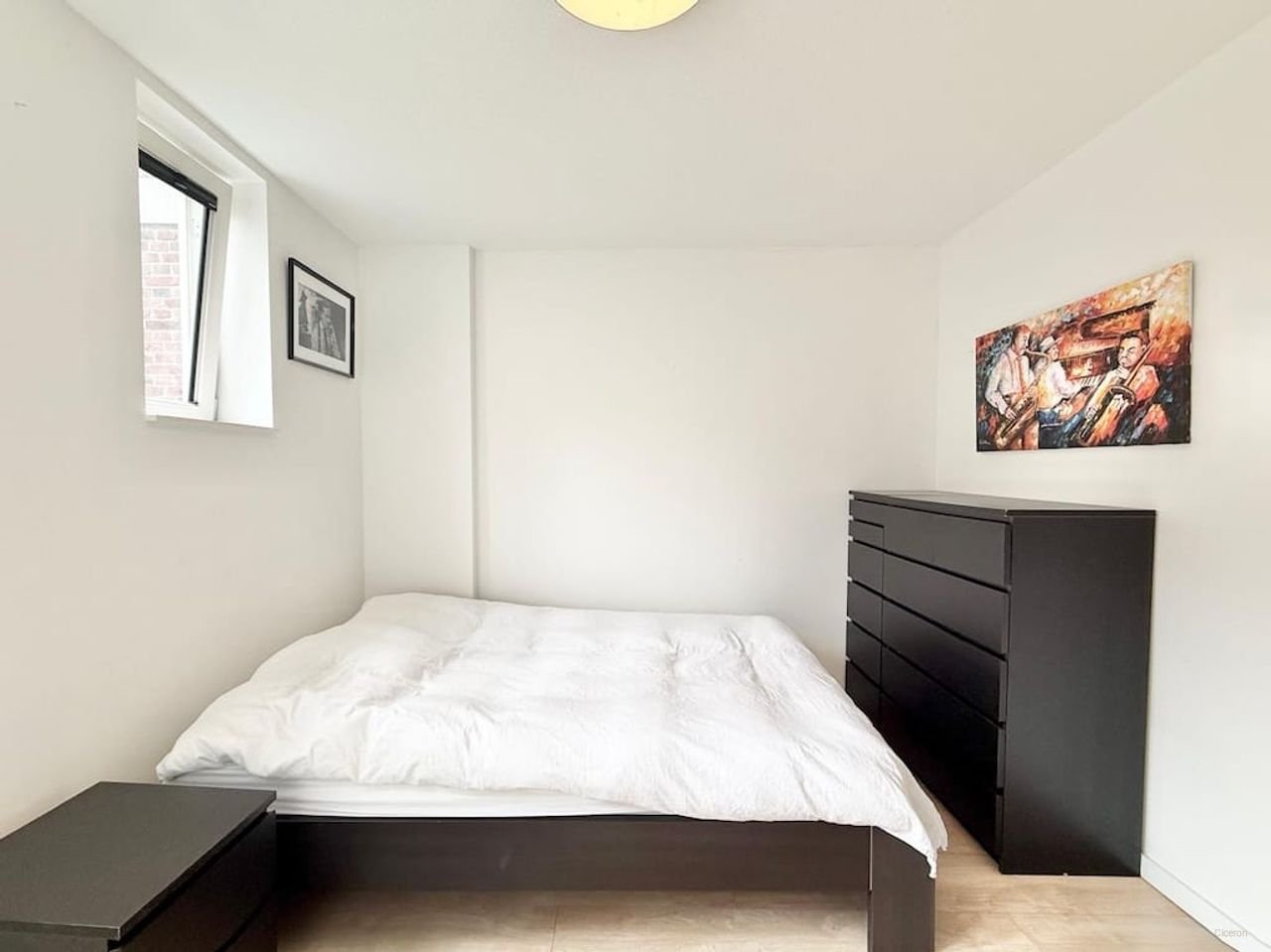 Furnished 4-room apartment in Amsterdam East - Image 10
