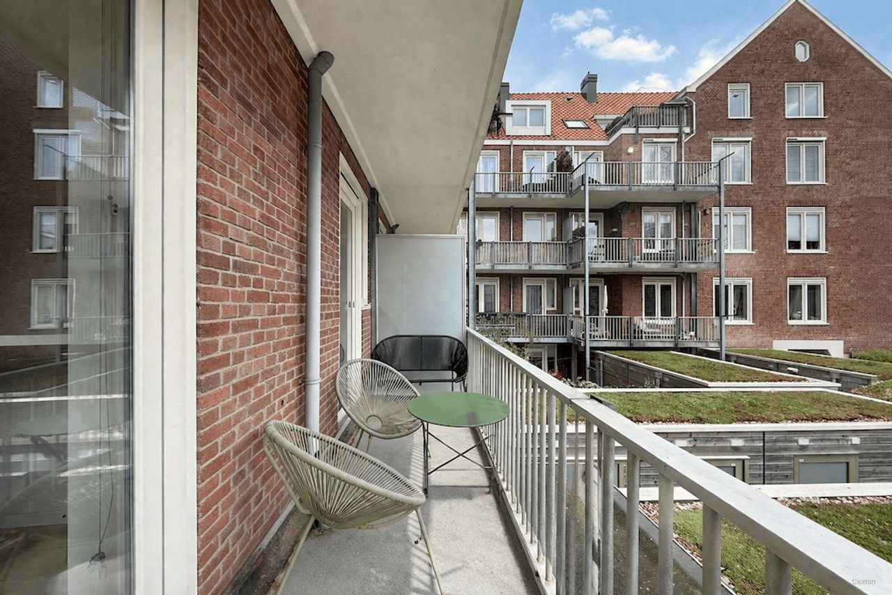 Furnished 4-room apartment in Amsterdam East - Image 8