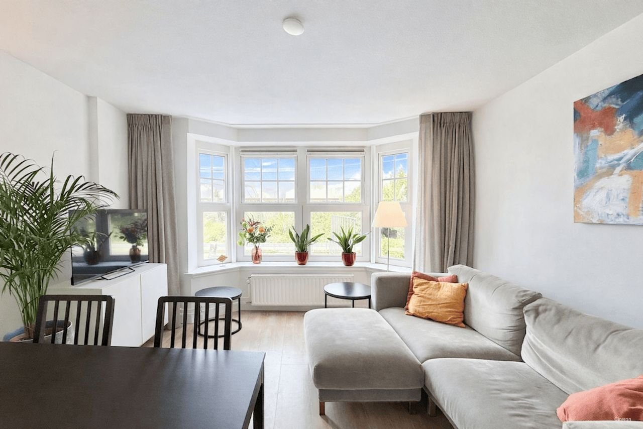 Furnished 4-room apartment in Amsterdam East - Image 2