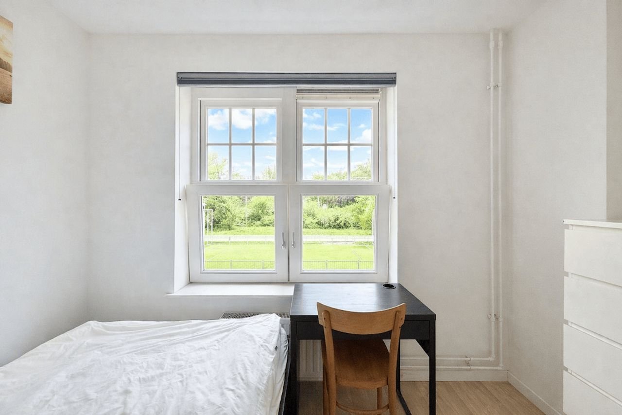 Furnished 4-room apartment in Amsterdam East - Image 12