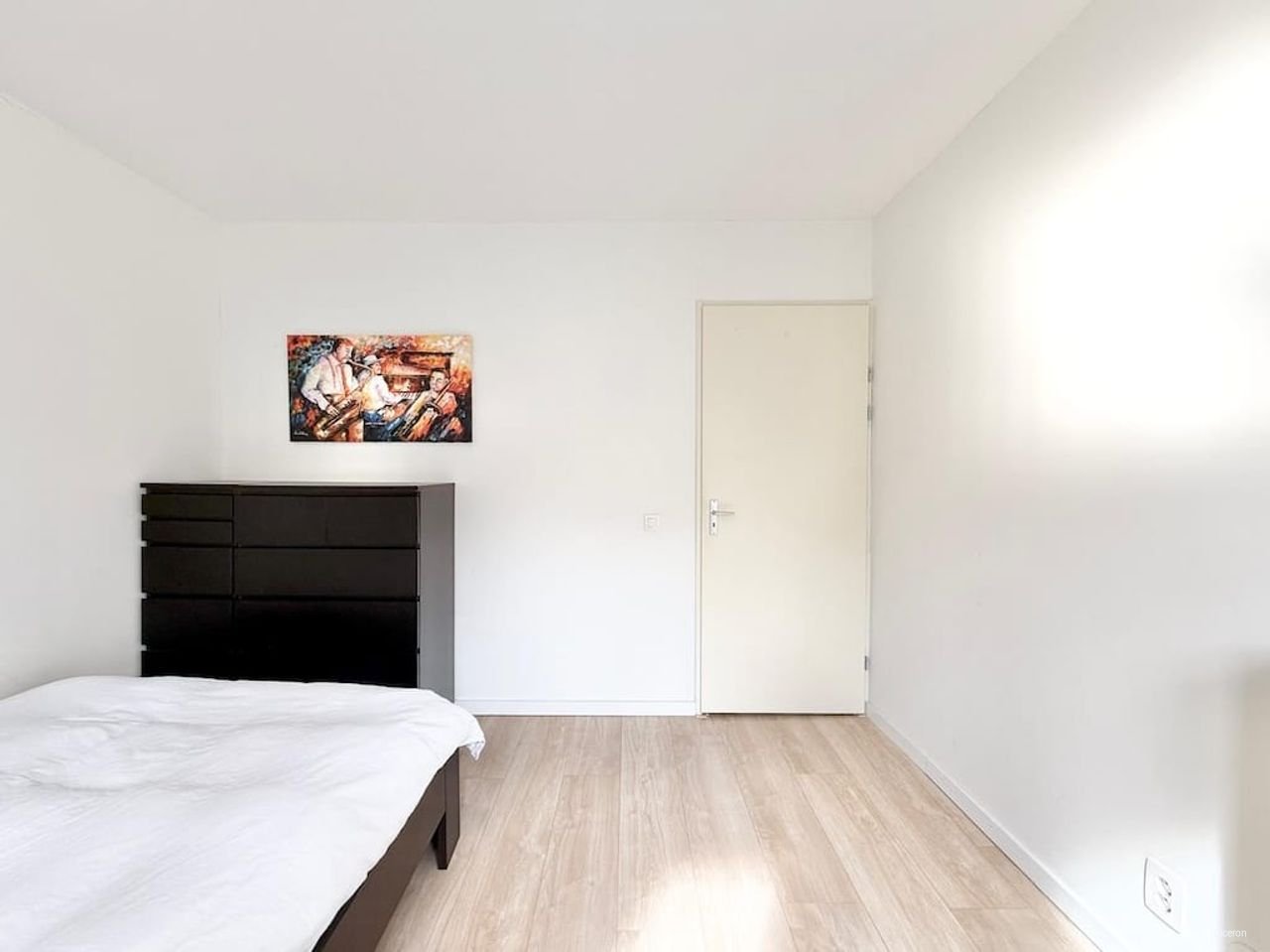Furnished 4-room apartment in Amsterdam East - Image 11