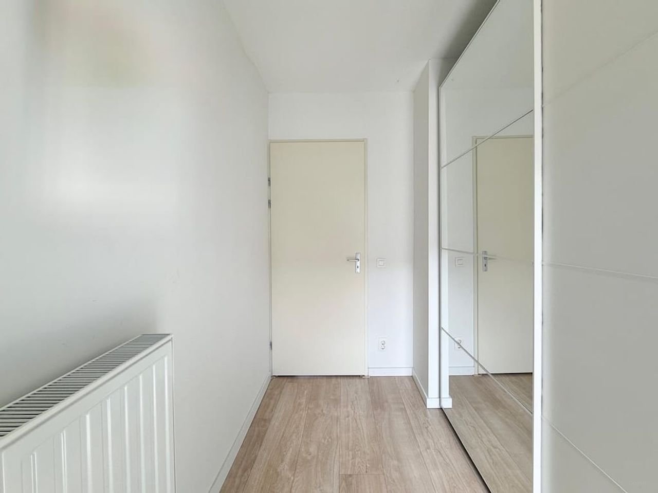 Furnished 4-room apartment in Amsterdam East - Image 15