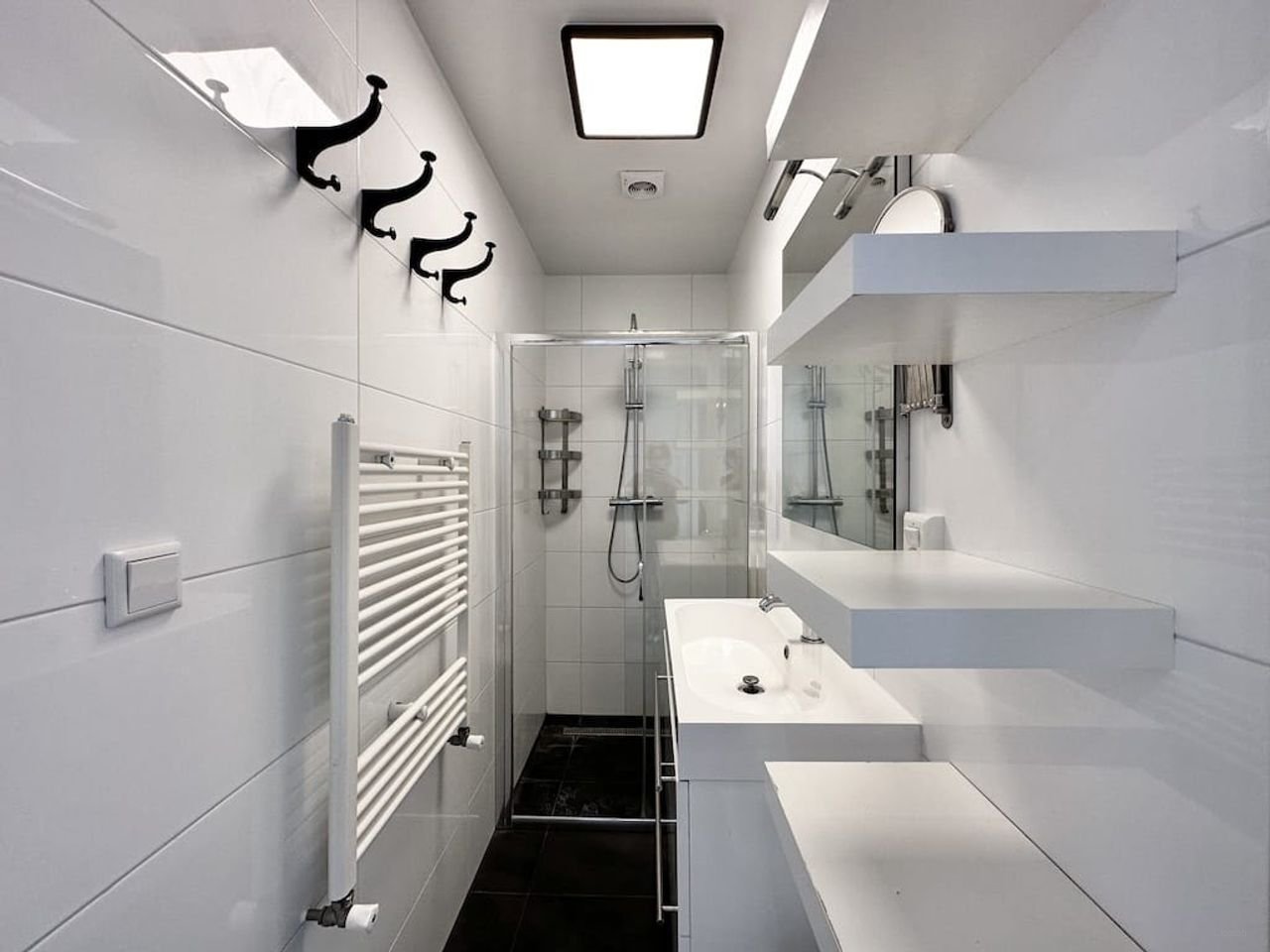 Modern 2-bedroom apartment in the Rivierenbuurt - Image 13