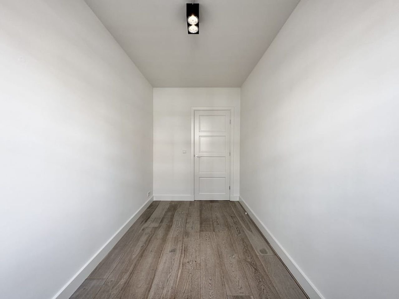 Modern 2-bedroom apartment in the Rivierenbuurt - Image 8