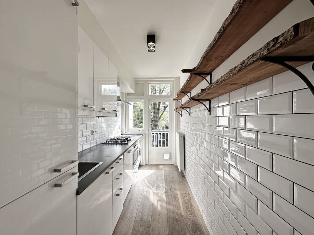 Modern 2-bedroom apartment in the Rivierenbuurt - Image 3