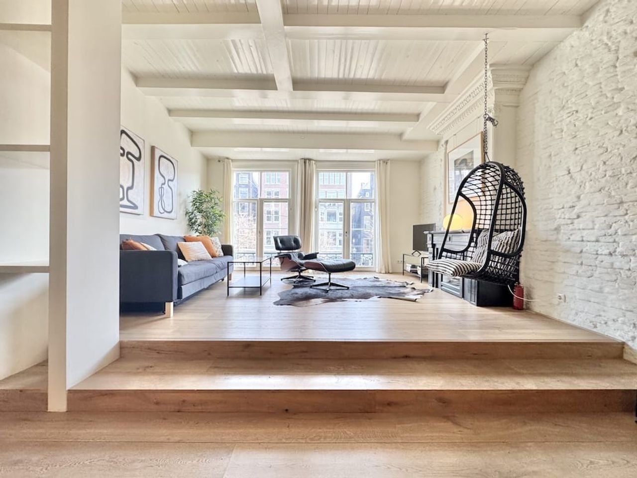 Furnished 2-bedroom apartment on the Rokin - Image 1