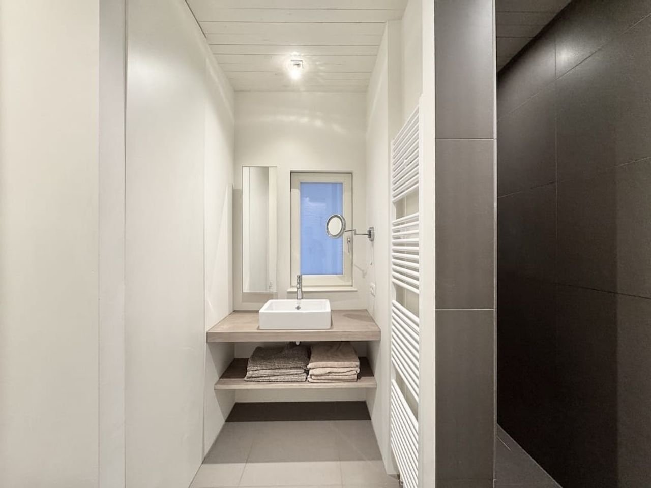 Furnished 2-bedroom apartment on the Rokin - Image 12