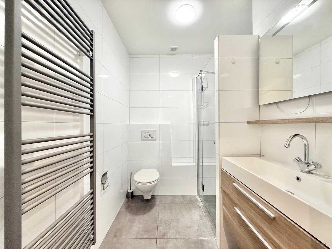 Furnished 98m² apartment in the Helmersbuurt - Image 14