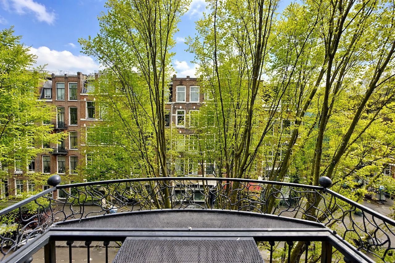 Furnished 98m² apartment in the Helmersbuurt - Image 8