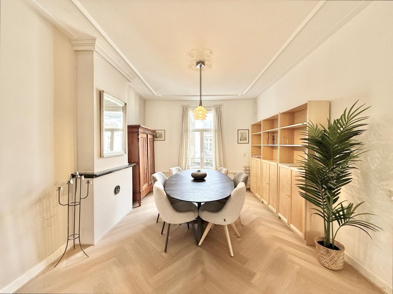 Furnished 98m² apartment in the Helmersbuurt - Image 3