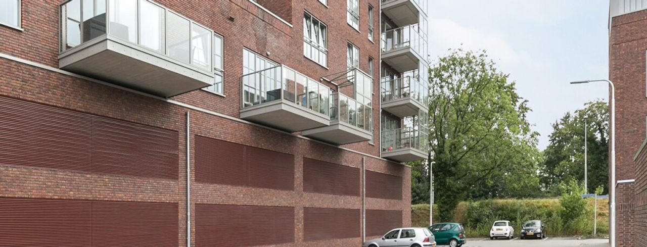 Waterfront apartment with parking space in Tilburg - Image 2