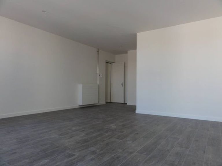 Bright 92 m² apartment in Den Bosch city center - Image 3